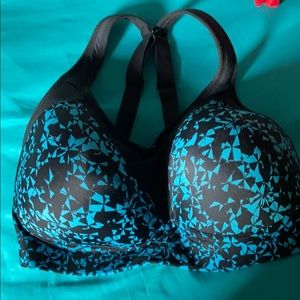 36D sports bra